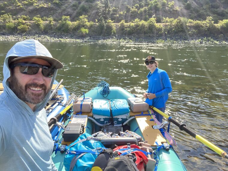 Raft rig at the put-in
