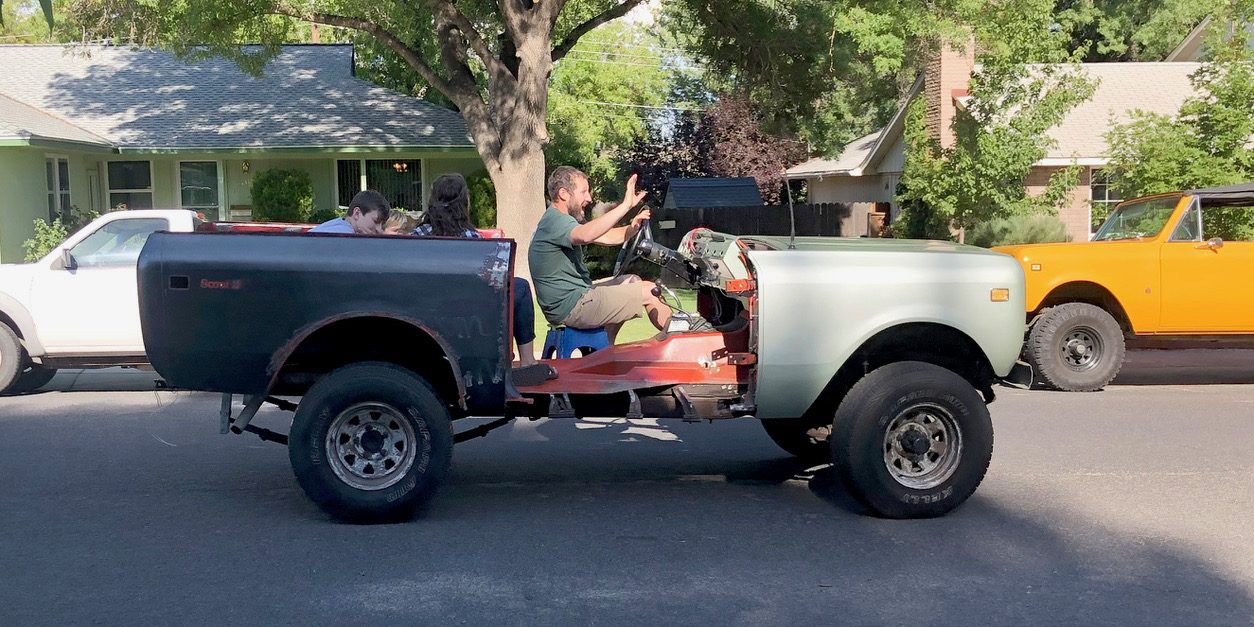 Rolling chassis with a bucket seat